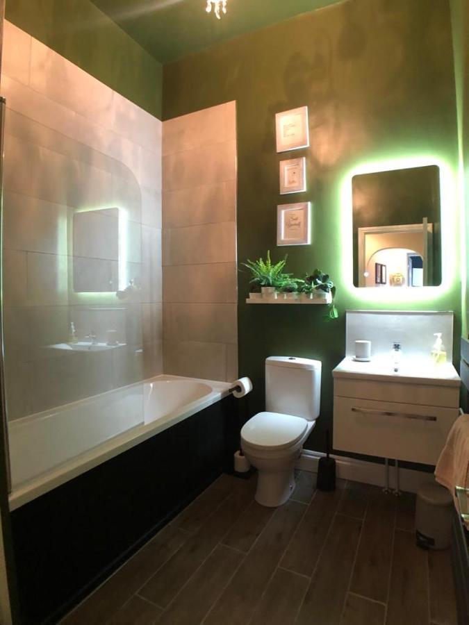 5 Spa Court, Boutique Holiday Apartment In Torquay Exteriör bild